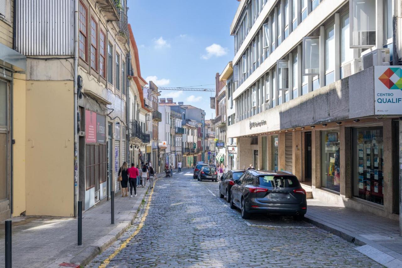 Downtown 2 Minutes By Walk To Center And Metro-Direct To Airpot T4 Apartment Porto Bagian luar foto