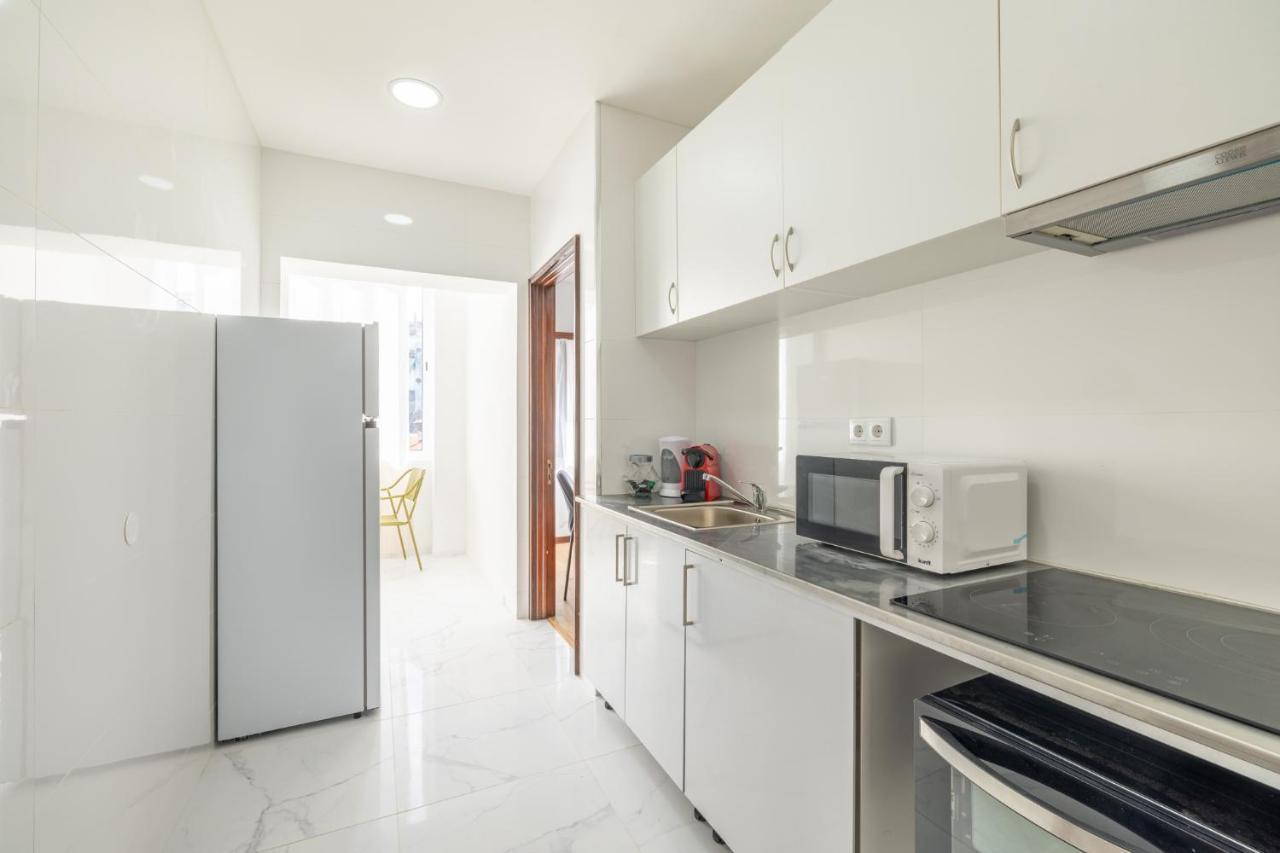 Downtown 2 Minutes By Walk To Center And Metro-Direct To Airpot T4 Apartment Porto Bagian luar foto