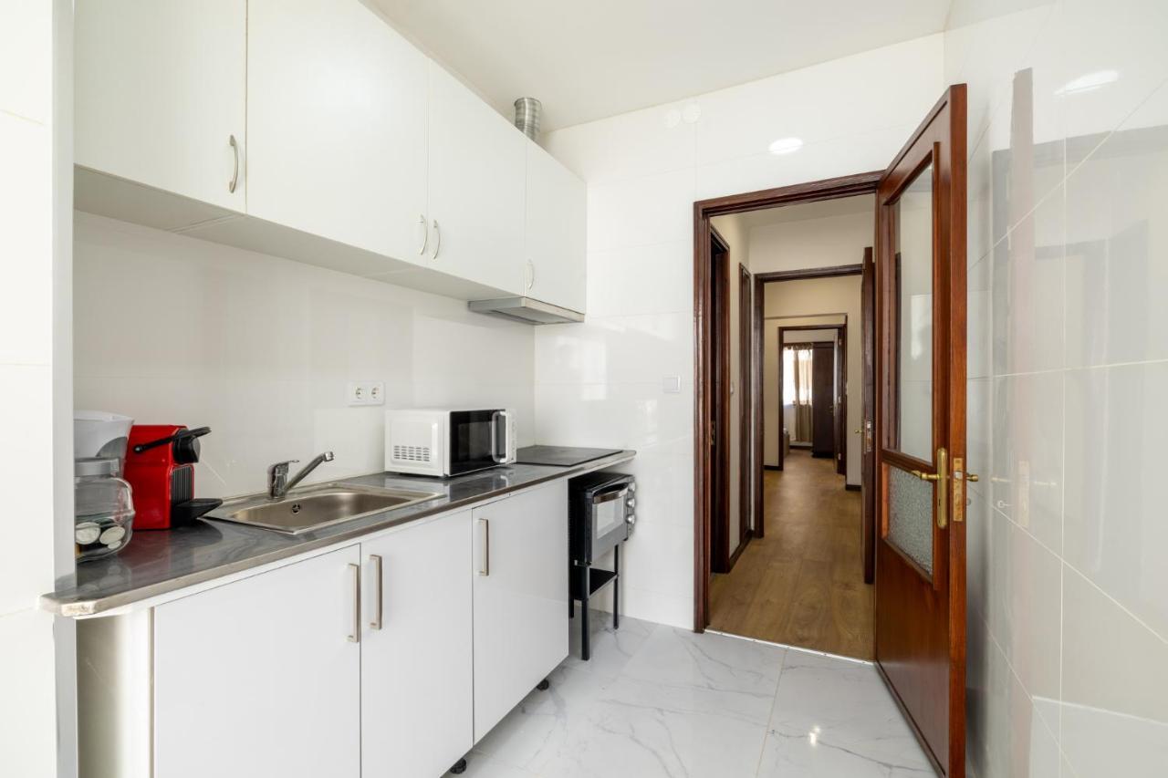 Downtown 2 Minutes By Walk To Center And Metro-Direct To Airpot T4 Apartment Porto Bagian luar foto