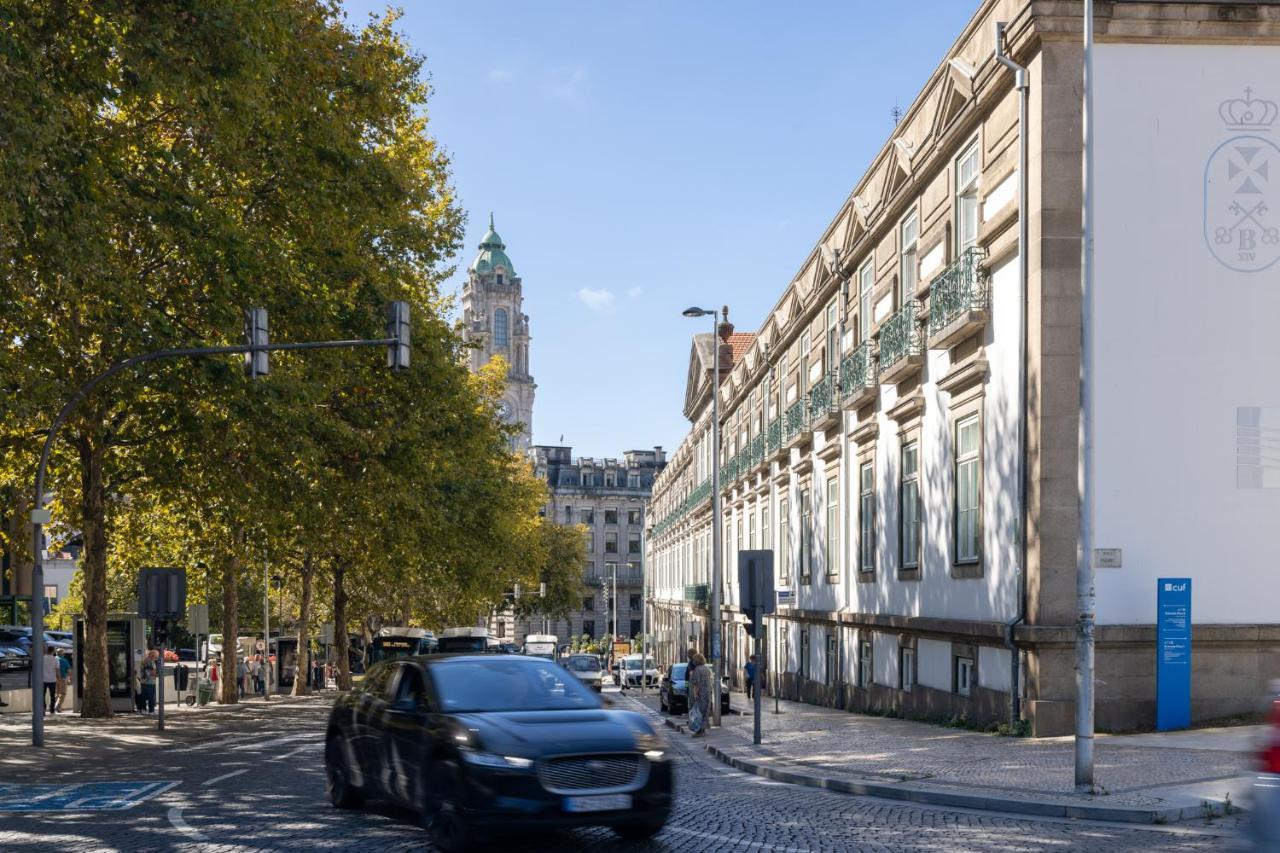Downtown 2 Minutes By Walk To Center And Metro-Direct To Airpot T4 Apartment Porto Bagian luar foto