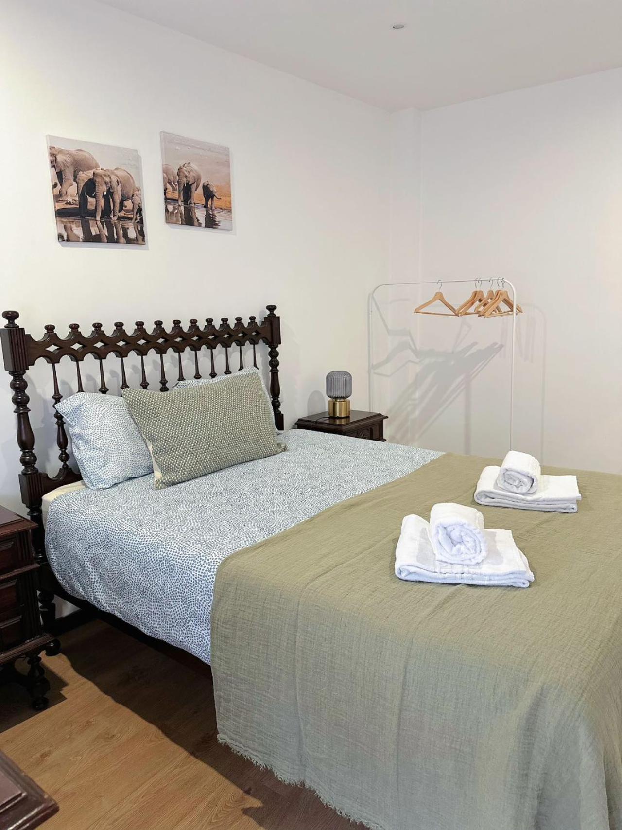 Downtown 2 Minutes By Walk To Center And Metro-Direct To Airpot T4 Apartment Porto Bagian luar foto