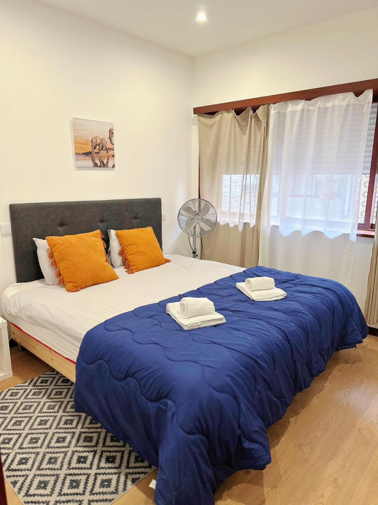 Downtown 2 Minutes By Walk To Center And Metro-Direct To Airpot T4 Apartment Porto Bagian luar foto