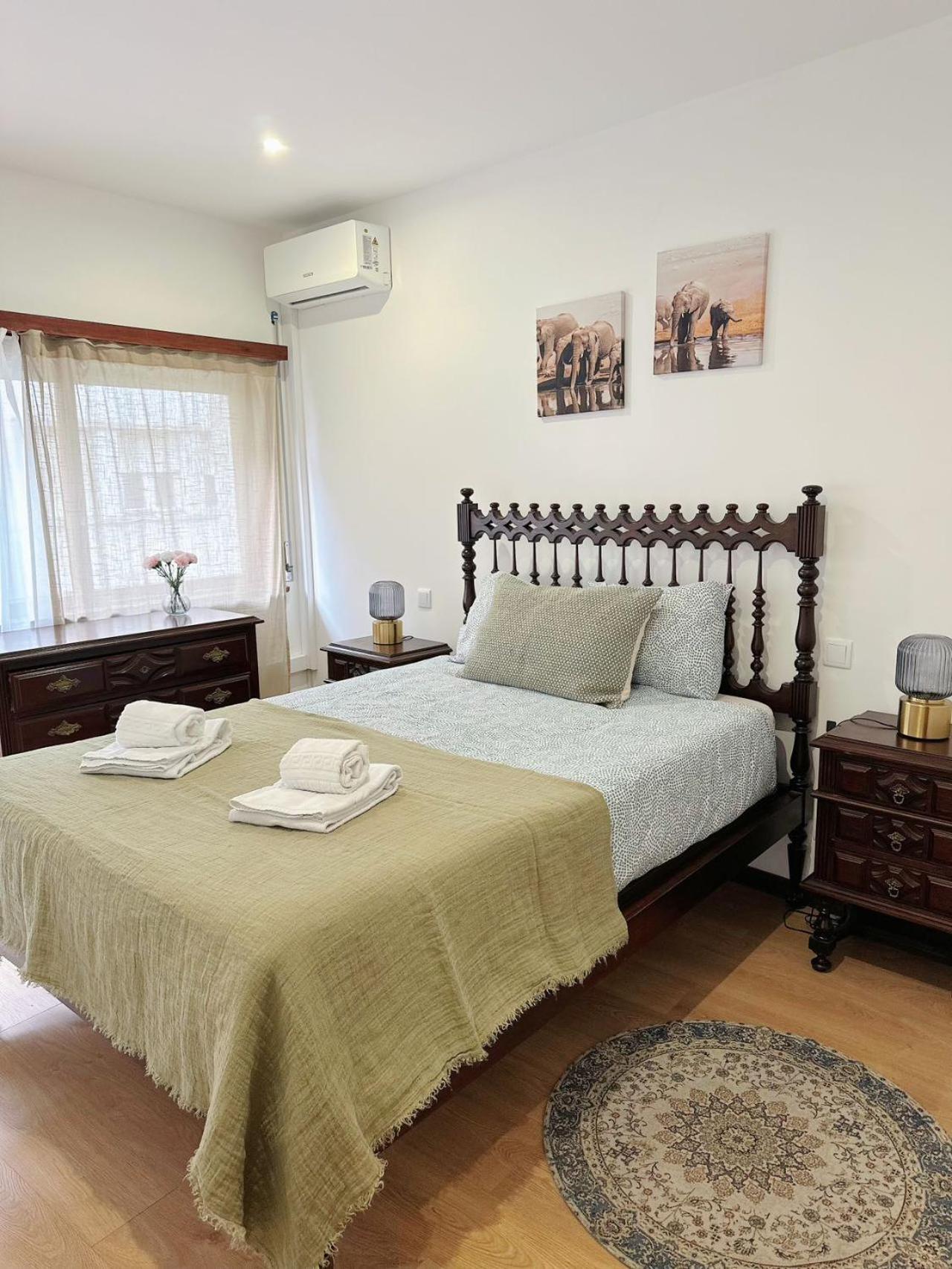 Downtown 2 Minutes By Walk To Center And Metro-Direct To Airpot T4 Apartment Porto Bagian luar foto