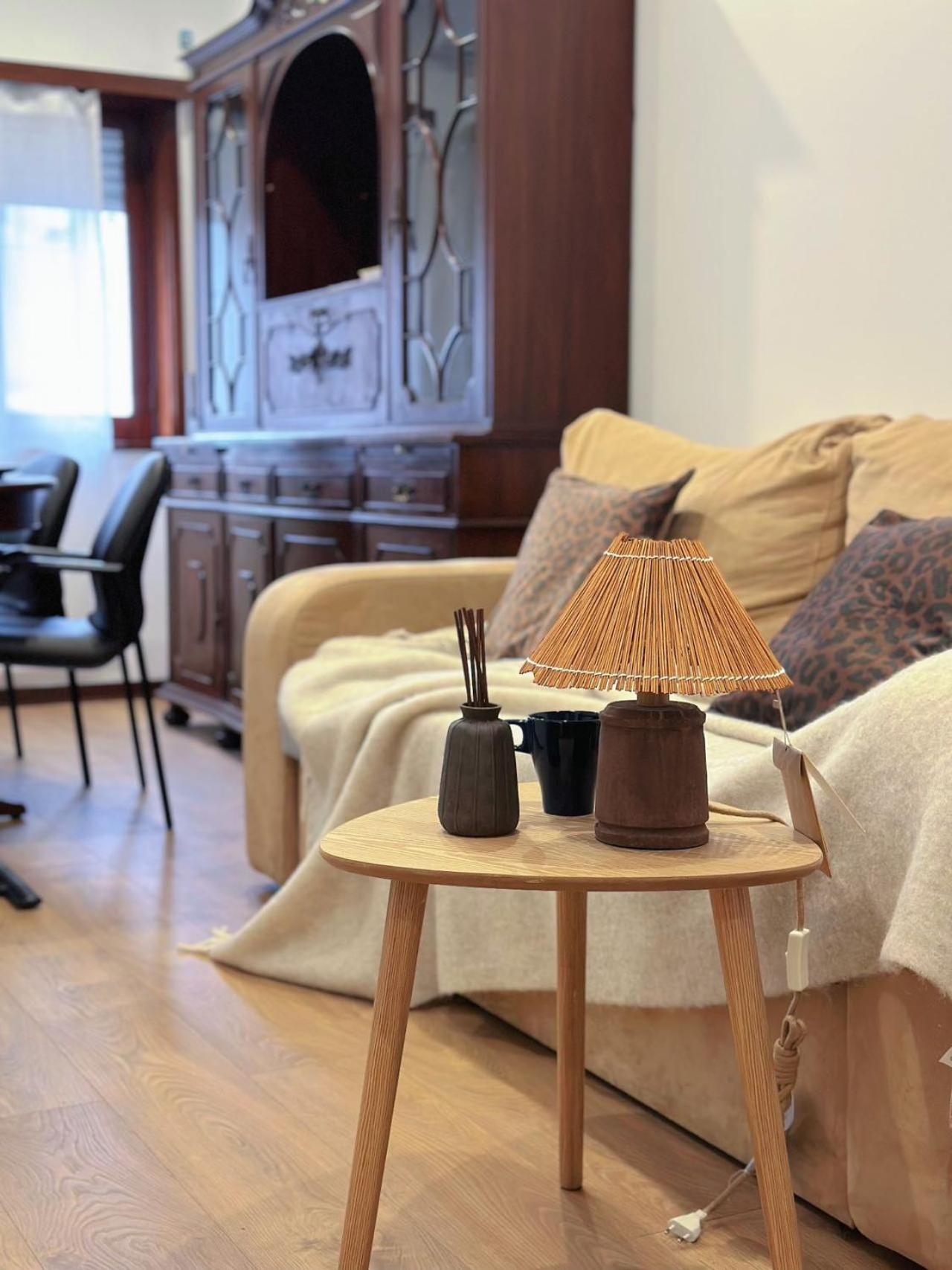 Downtown 2 Minutes By Walk To Center And Metro-Direct To Airpot T4 Apartment Porto Bagian luar foto
