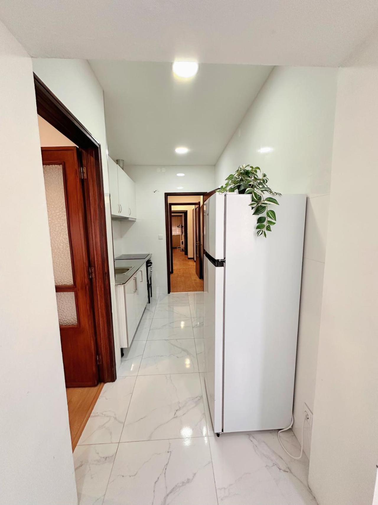 Downtown 2 Minutes By Walk To Center And Metro-Direct To Airpot T4 Apartment Porto Bagian luar foto